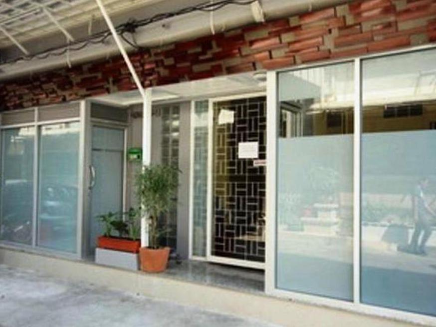 素坤逸40号九宫酒店 曼谷 外观 照片